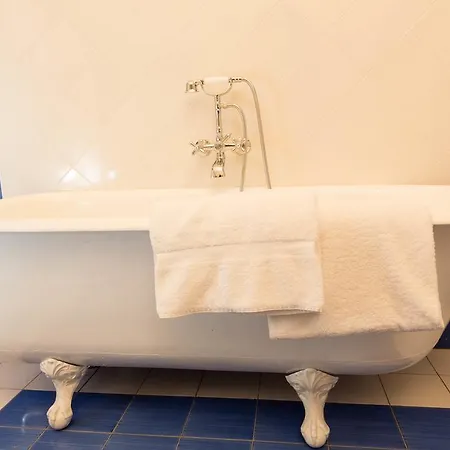 Residenza D'epoca Palazzo Riblet 3*